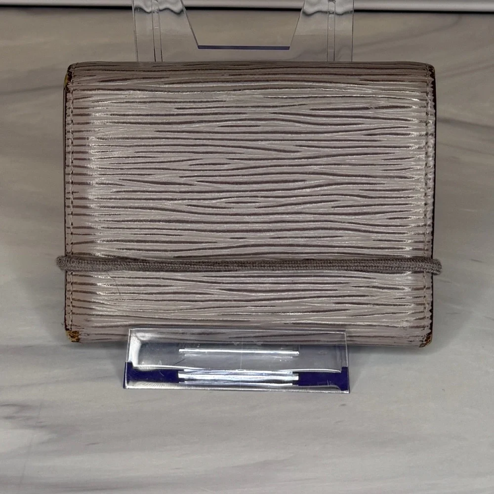 Louis Vuitton Epi Porte-Monnaie Elastique Trifold Wallet – Gray | Project Piece